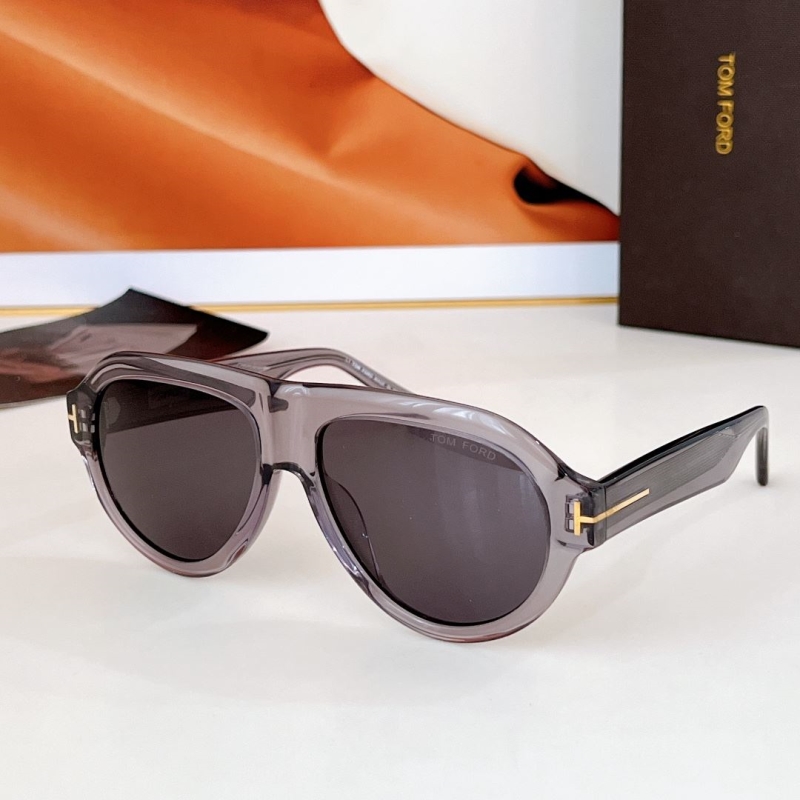 TOM FORD